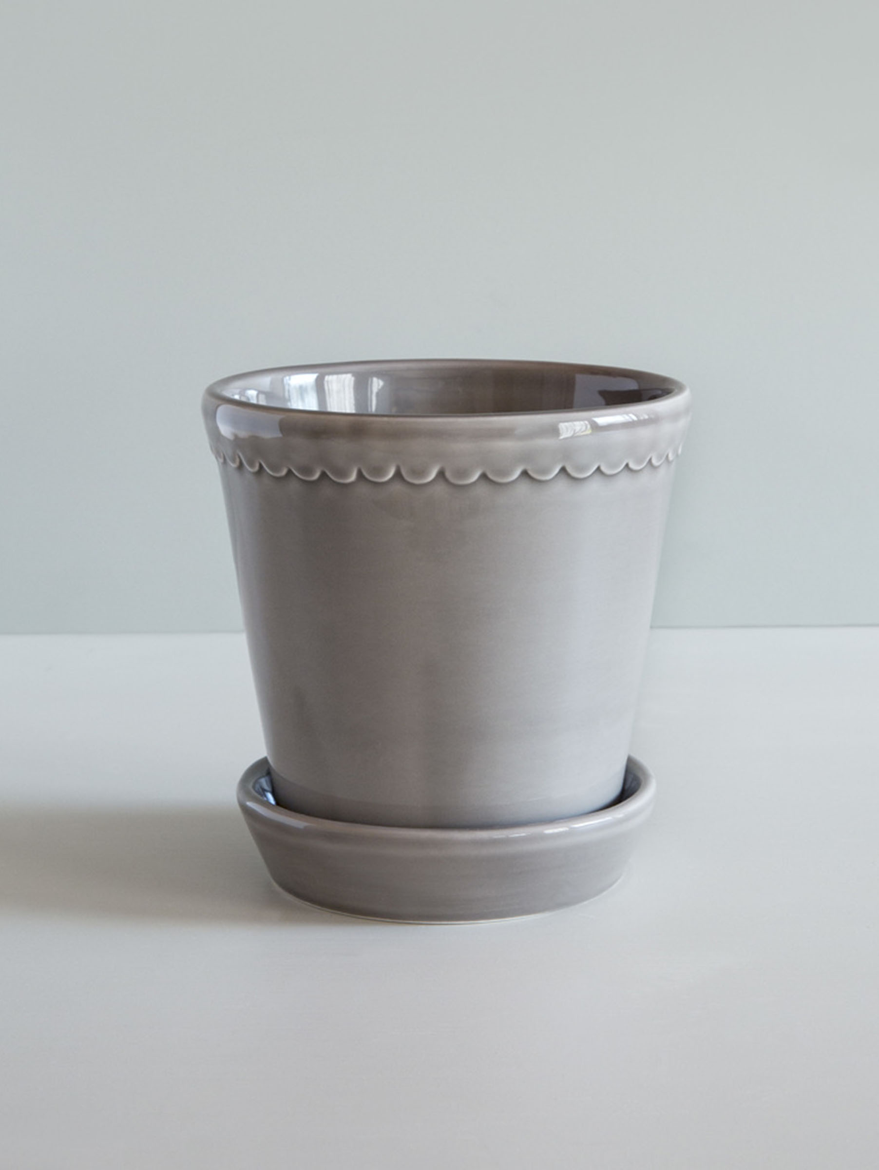 Helena Glasierter Übertopf Ø14 cm - Perlgrau