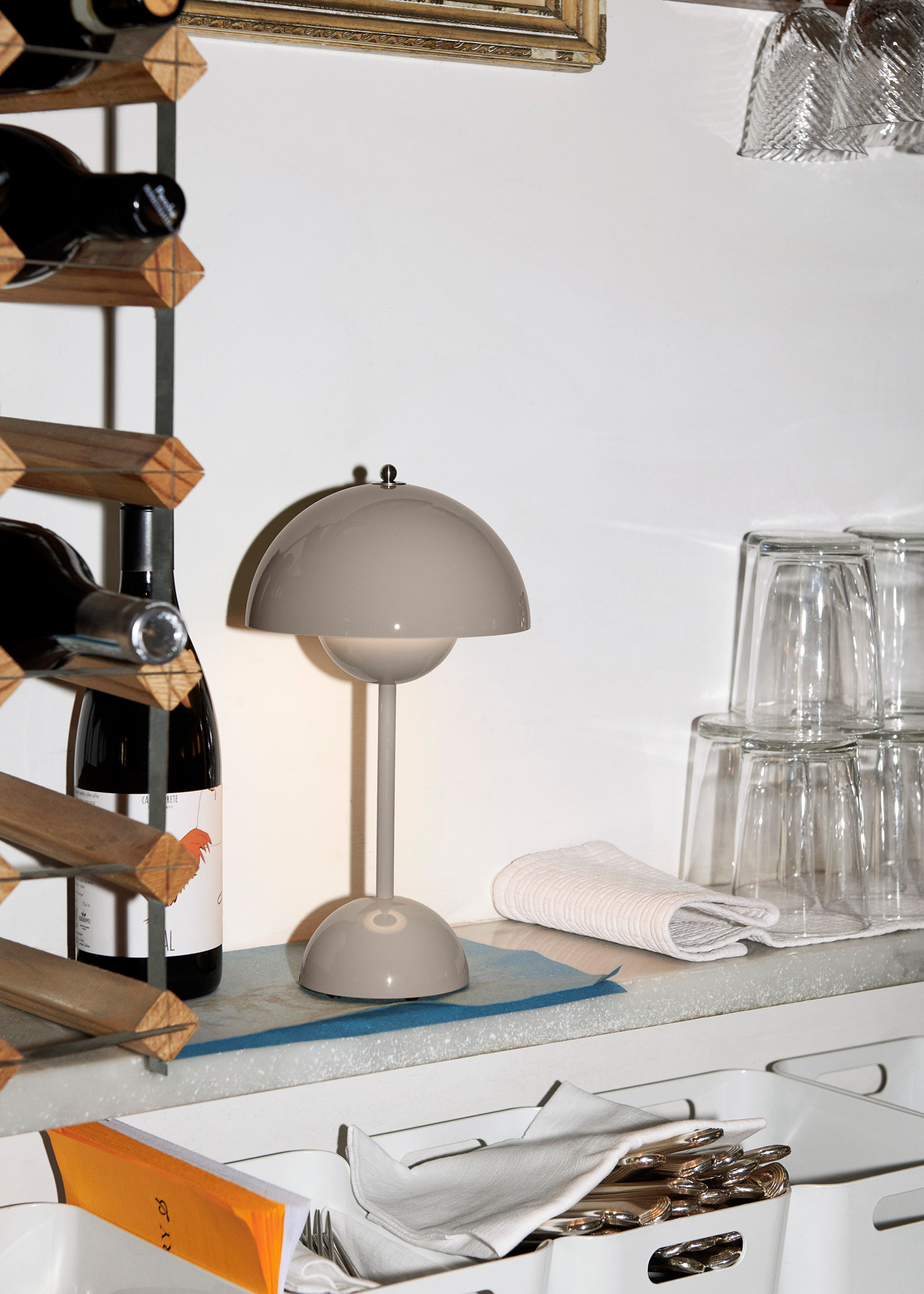 Flowerpot VP9 Portable Tischleuchte - Grey beige