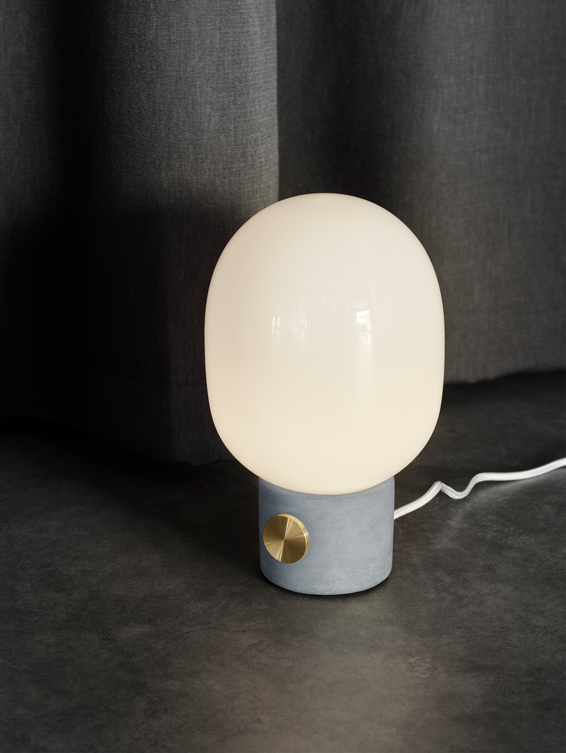 JWDA Concrete Lamp, Light Grey/Brass