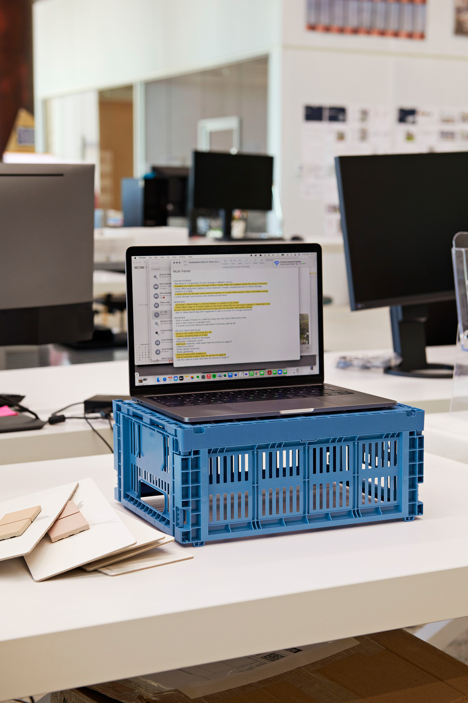 HAY Farbkiste Medium Electric blue