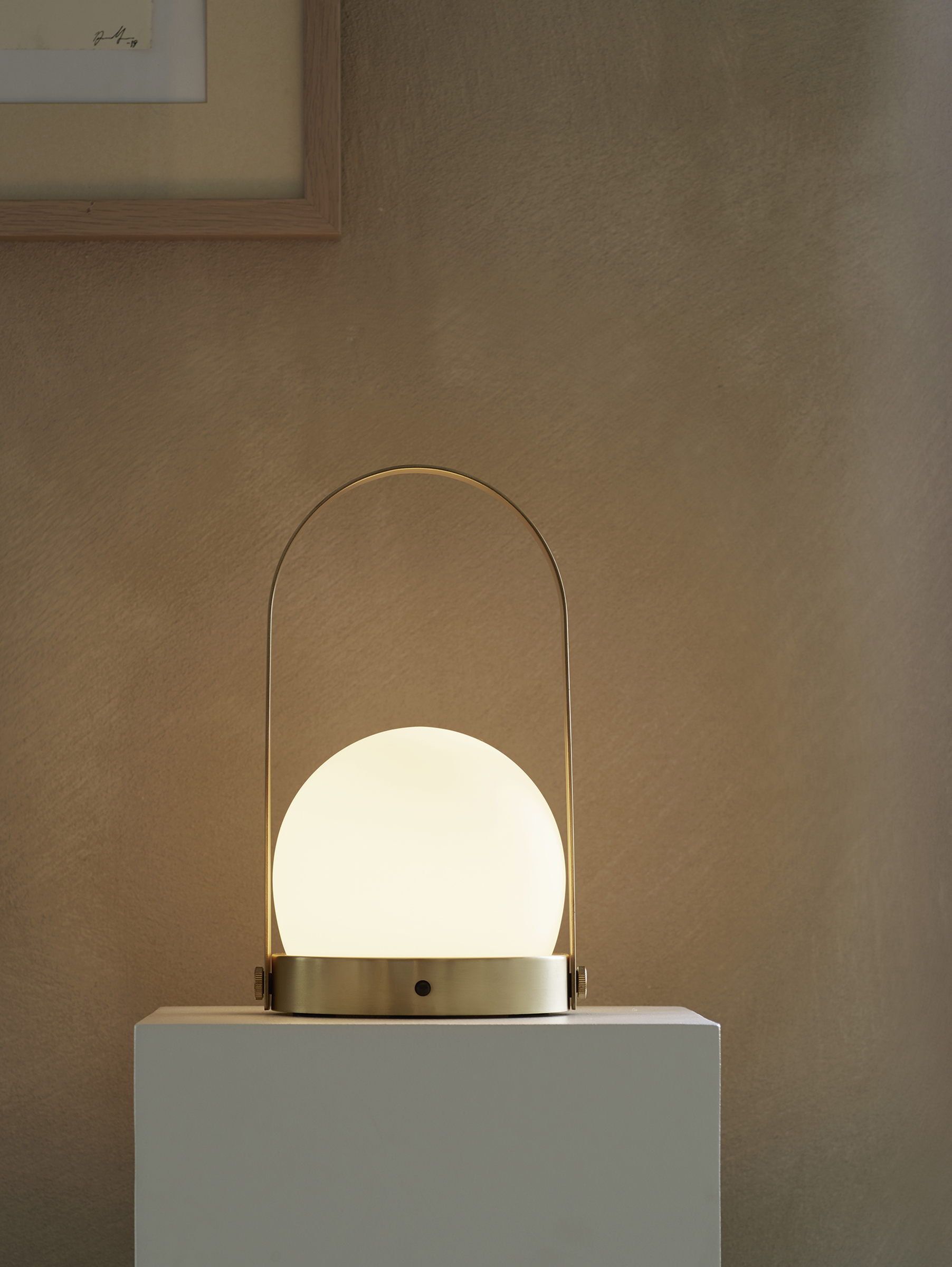 Carrie tragbare Akku Tischleuchte - Gebürstetes Messing