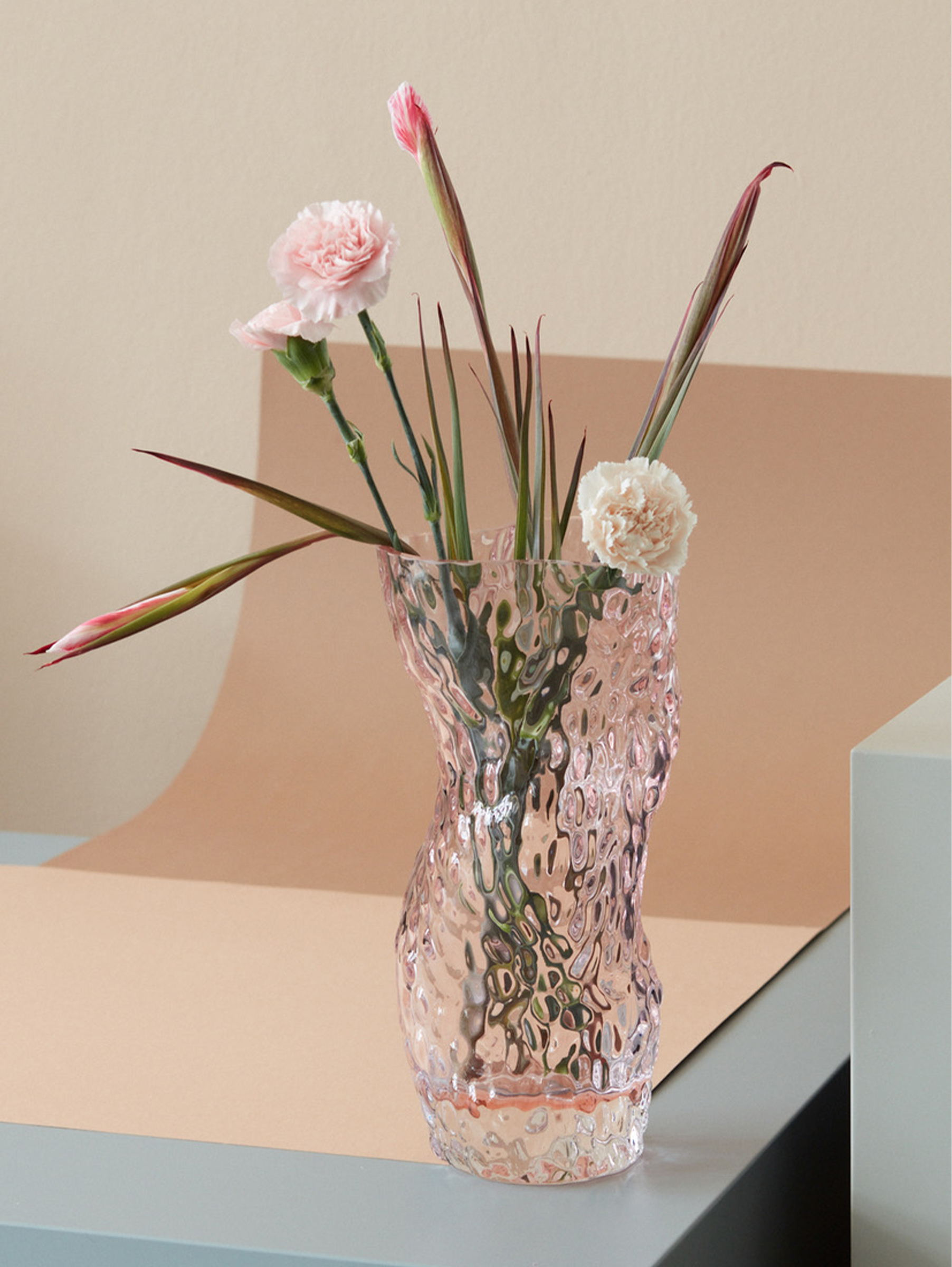HEIN Studio Ostrea Rock Vase pale pink