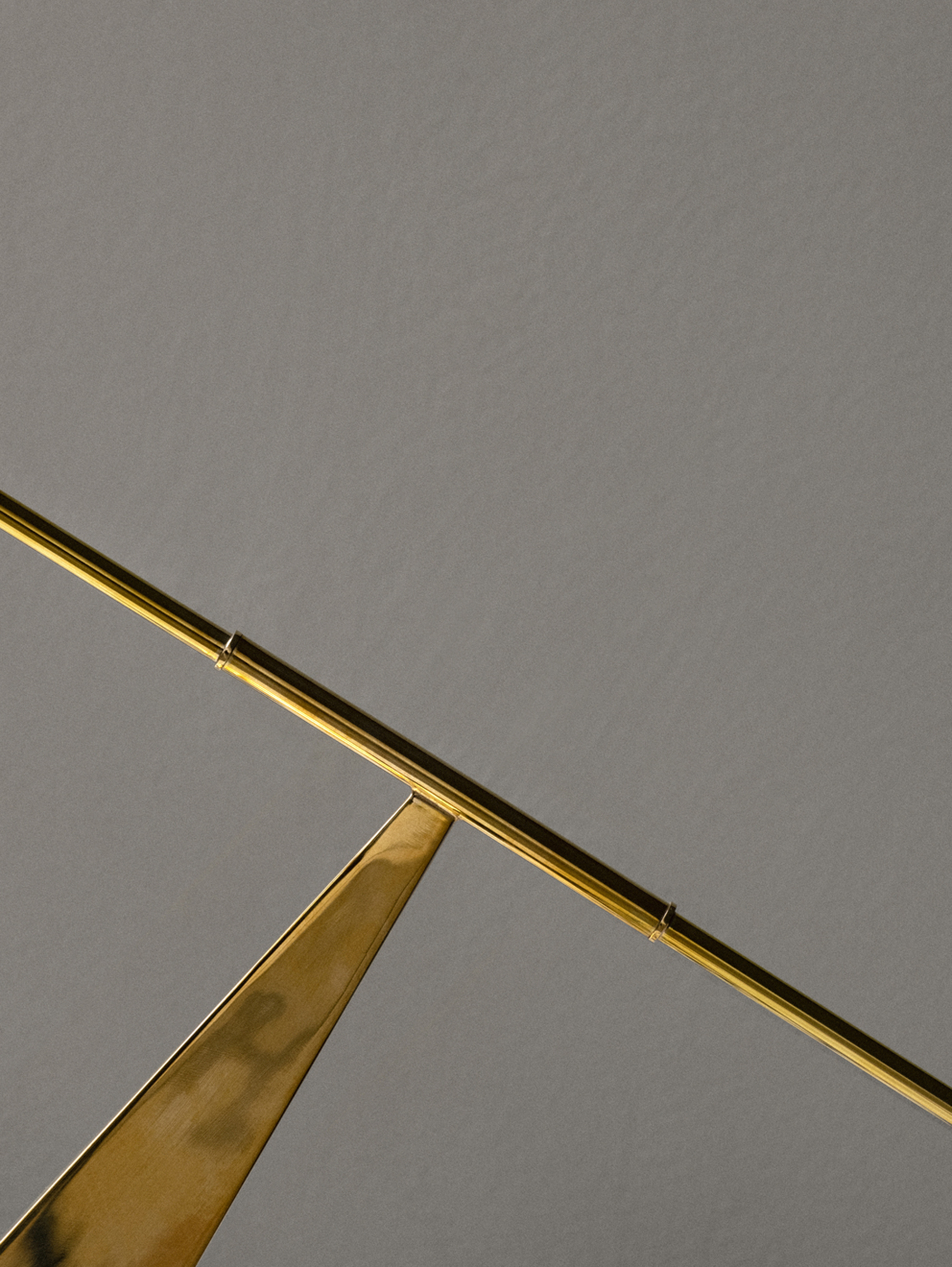 Interconnect Kerzenständer B70 cm - Poliertes Messing