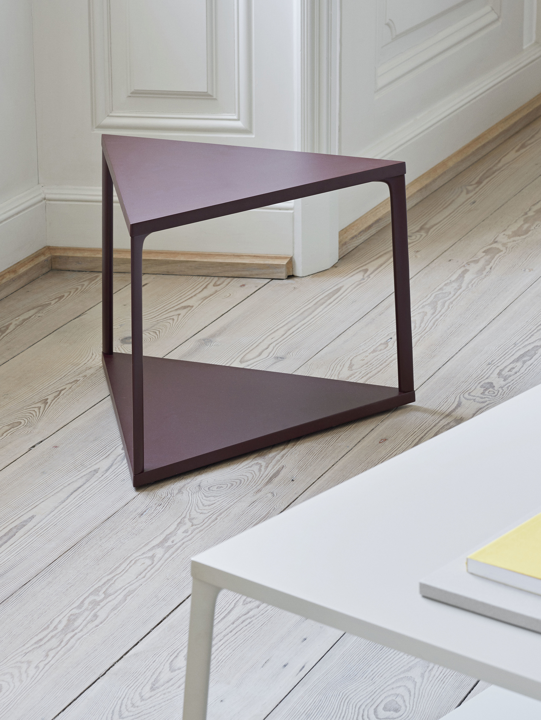 Eiffel Beistelltisch Triangle 52x52 cm - Dark brick