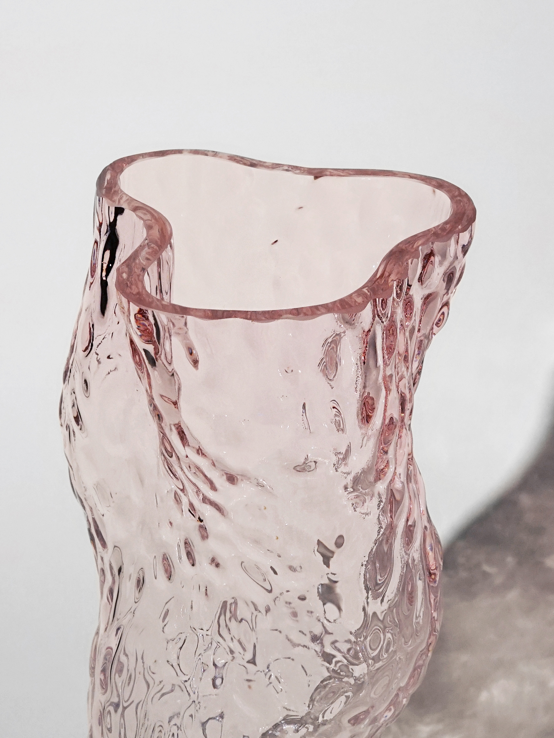 HEIN Studio Ostrea Rock Vase pale pink