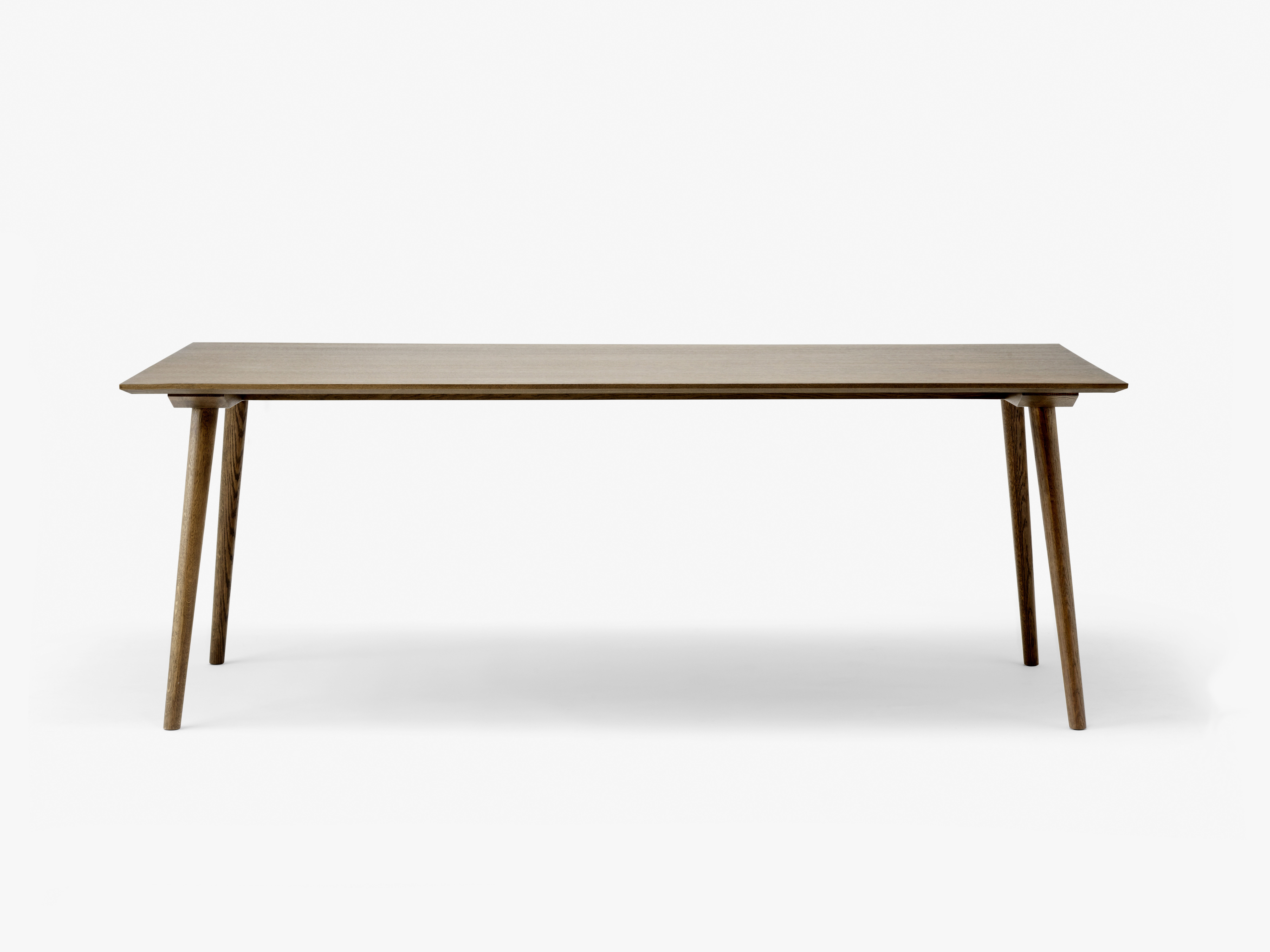 In Between SK5 Esstisch 200x90 cm Eiche geräuchert