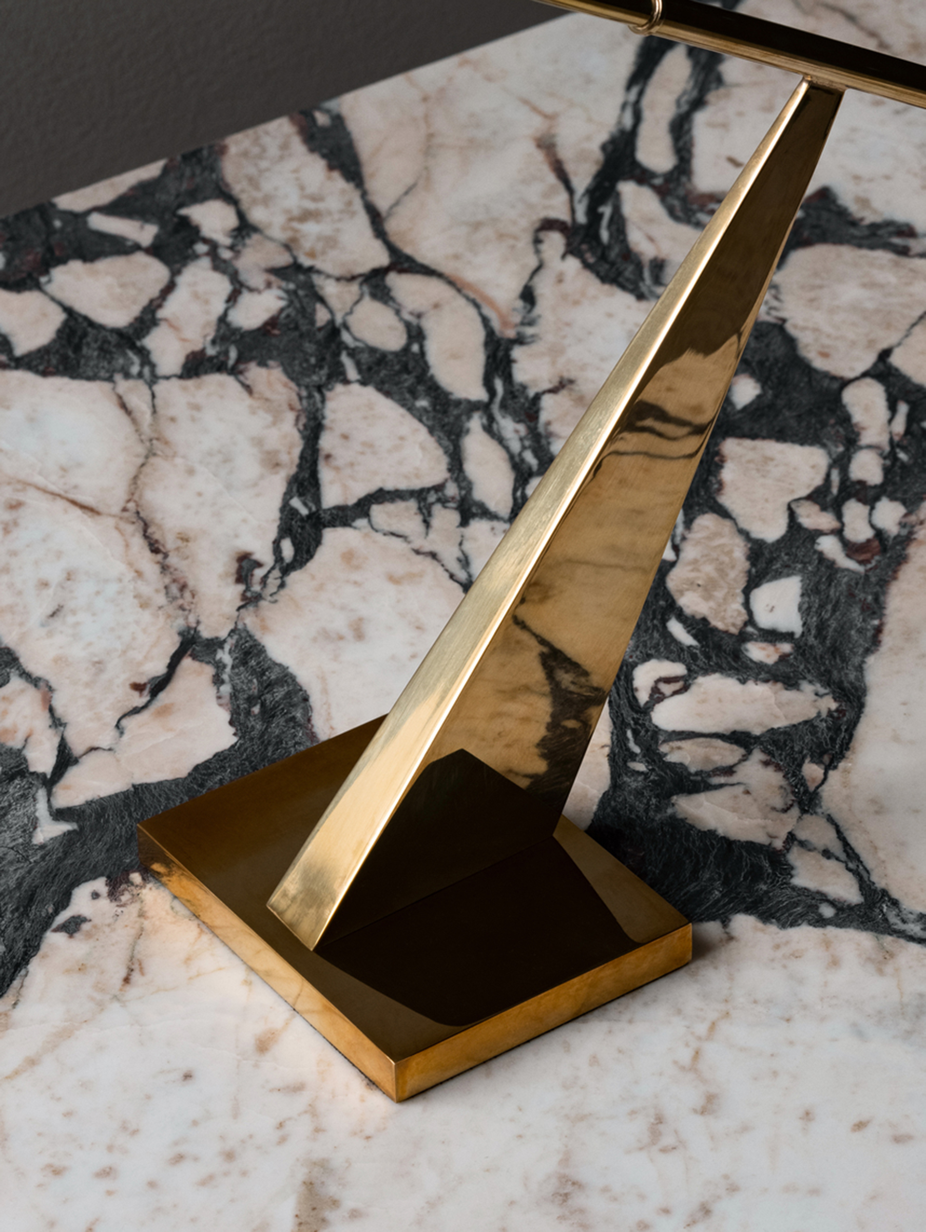 Interconnect Kerzenständer B70 cm - Poliertes Messing