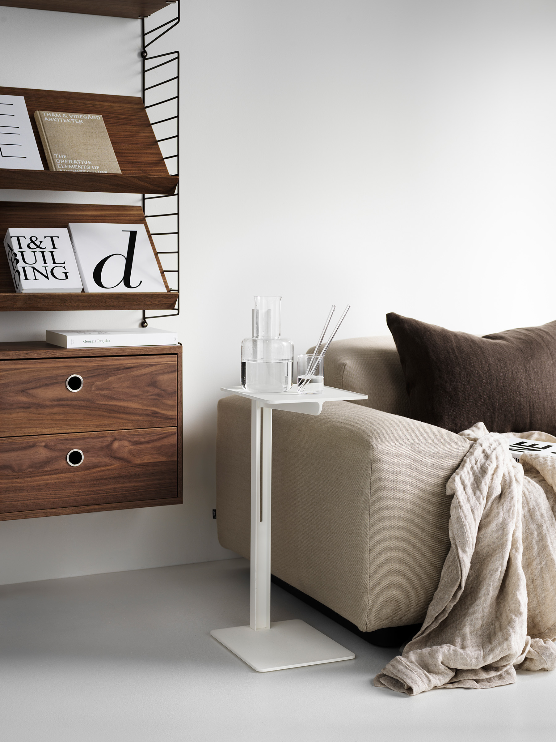 Museum Beistelltisch 24/76.5/30 Orange