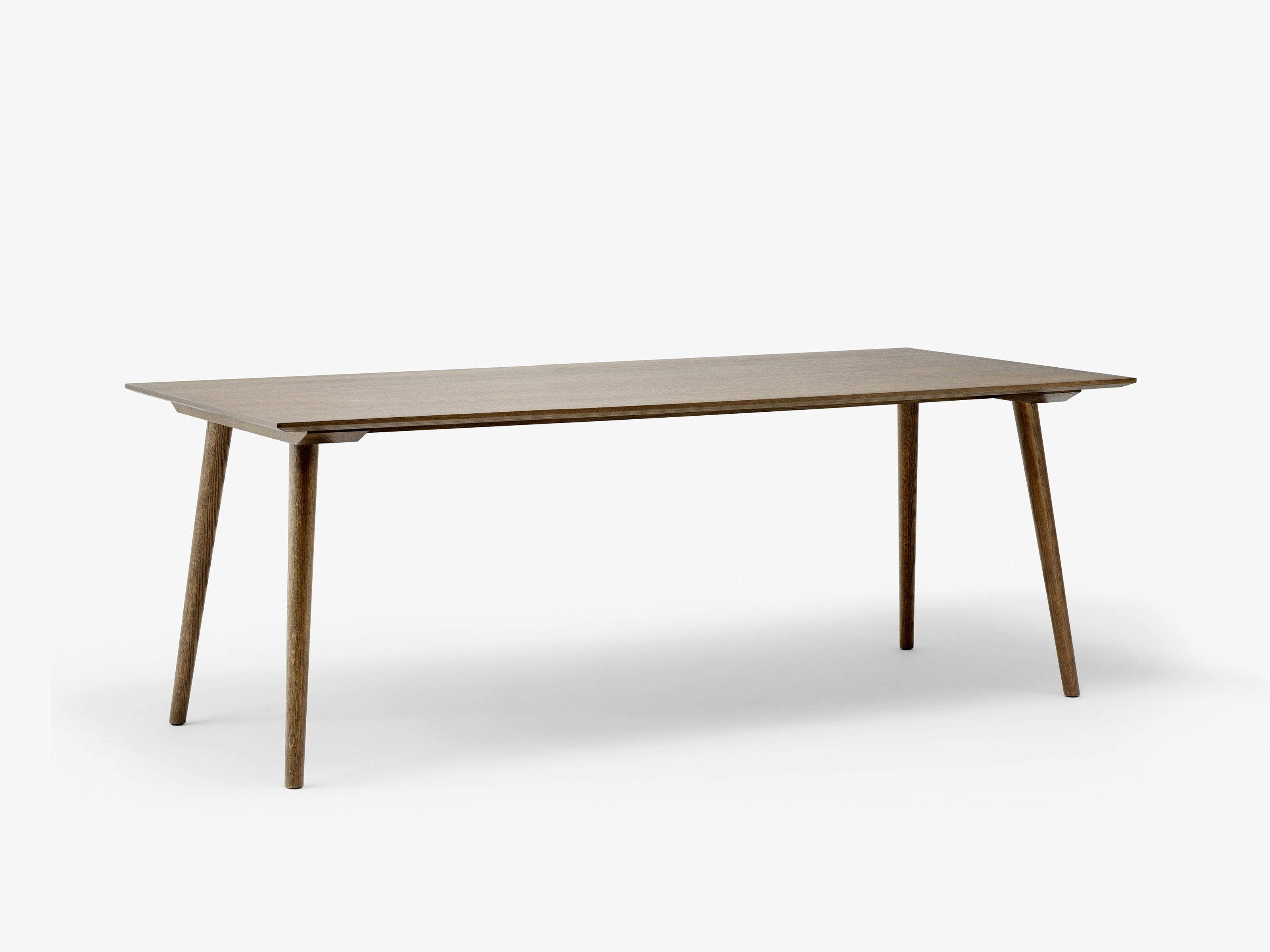 In Between SK5 Esstisch 200x90 cm Eiche geräuchert