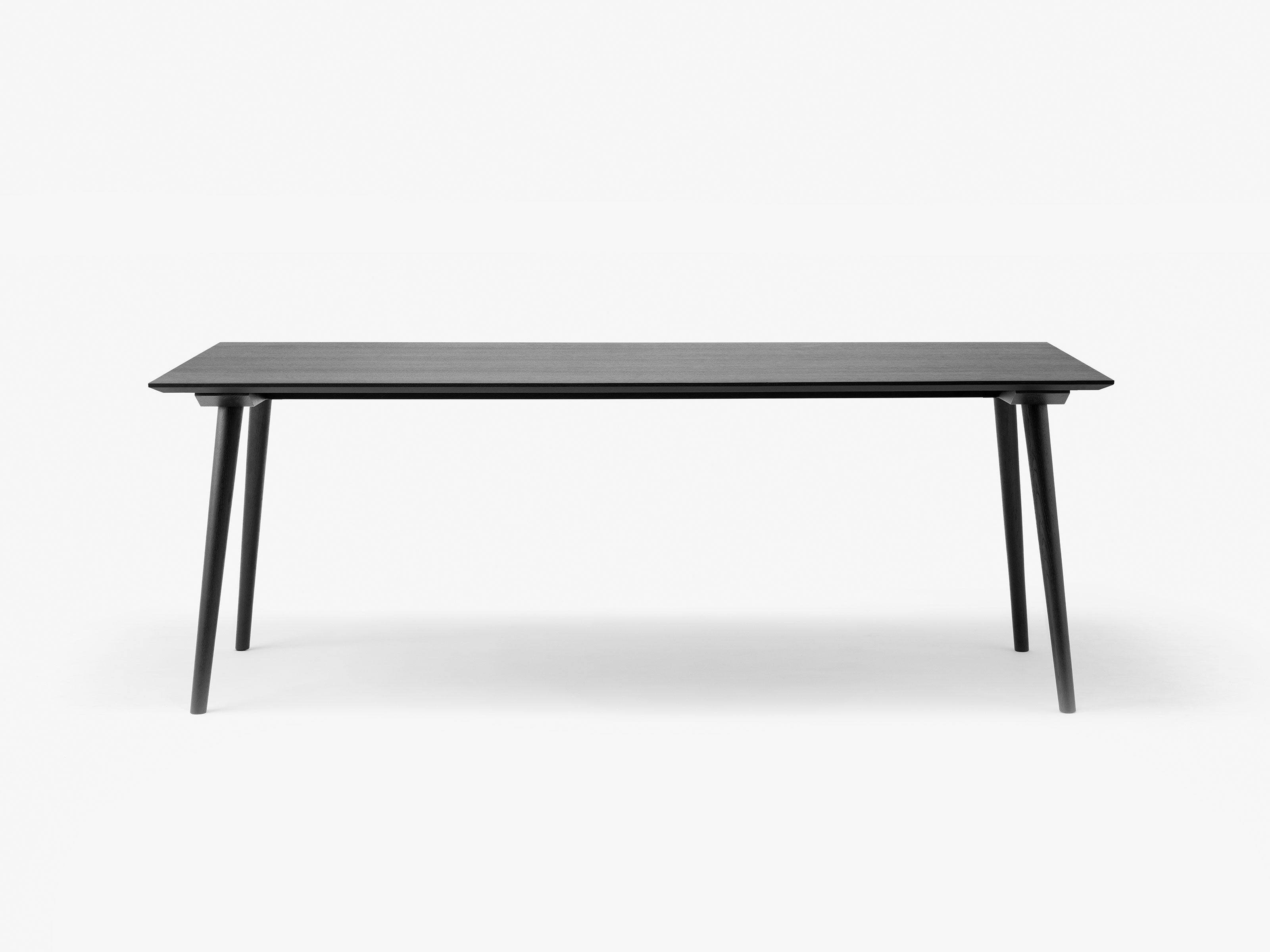 In Between SK5 Esstisch 200x90 cm - Eiche schwarz