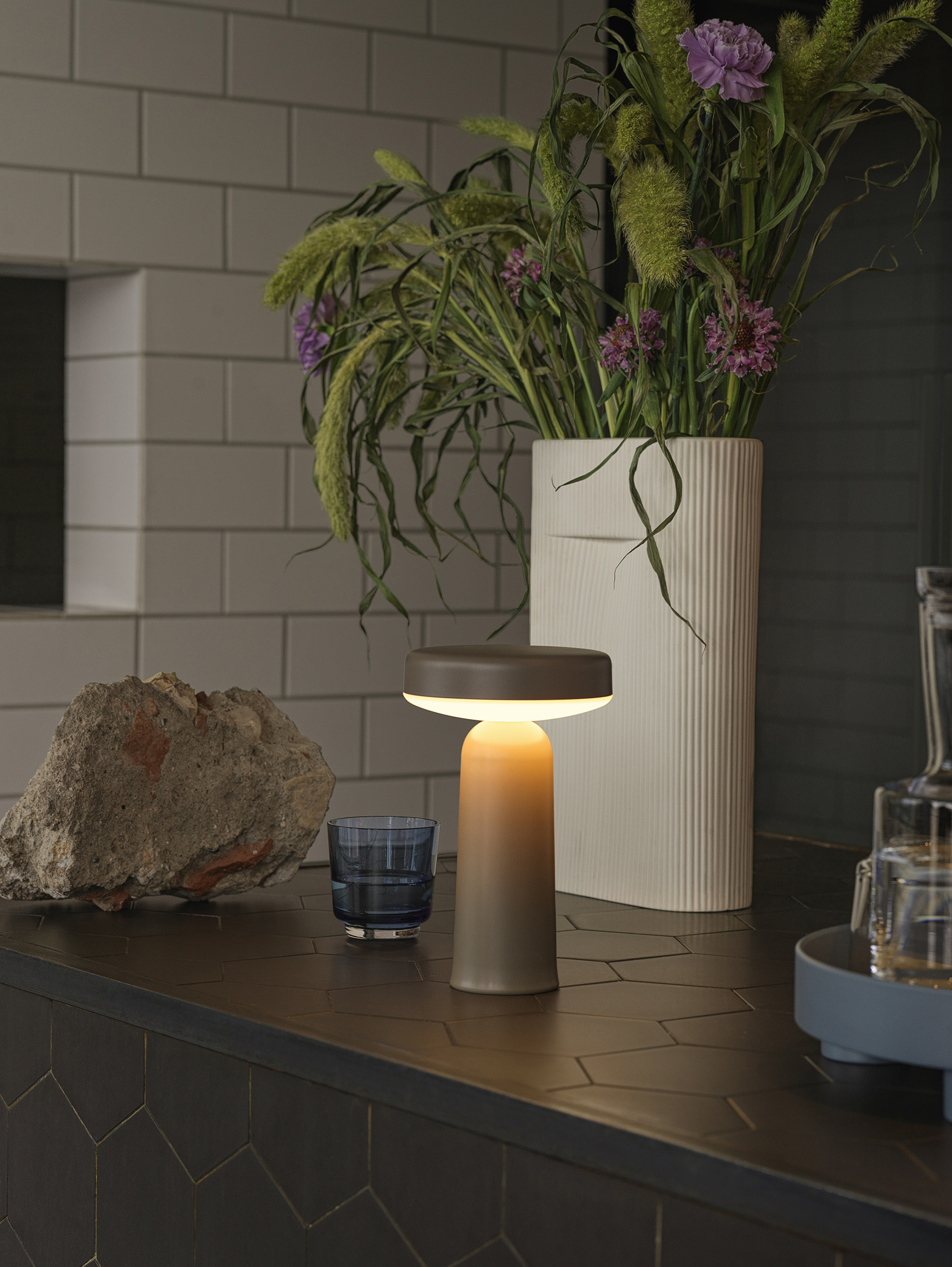 Ease tragbare Akku Tischleuchte - Taupe